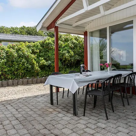 Dom wakacyjny Gorgeous In With Sauna *